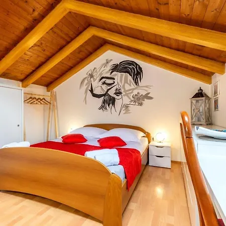 Apartment House Iskra Split