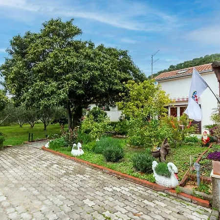 Apartment House Iskra