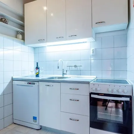 Apartment House Iskra Split